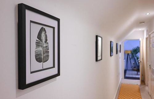 Spacious 2 Bedroom Balcony Flat with Parking and Fast WiFi - Foto 11