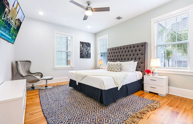 Spacious 5BR Urban Retreat with Balcony & Pool - Foto 69