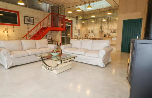 Standby Generator Bunker - Photo 9