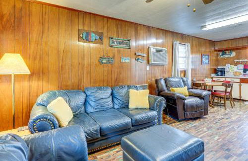 Shared Dock and Yard Greers Ferry Lake Home! - Foto 6