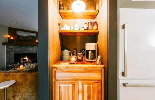 Cozy 2BR Condo Walk to Lake, Saltwater Pool and Golf - Foto 8