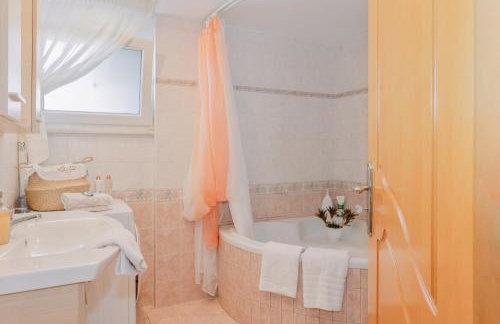 Propodes Luxury Villa - Photo 45