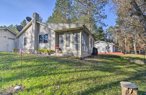 Riverfront Grayling Retreat with Fire Pit and Dock! - Foto 26