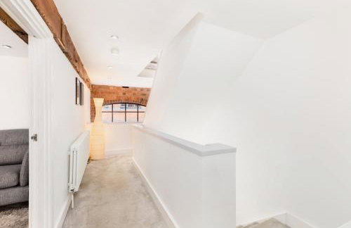 High End Luxury Townhouse in JQ, 4 Bedrooms, Flat screen TV in all rooms, Free Parking, Near Birmingham City Centre DEPOSIT REQUIRED - Foto 16