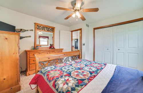 Family-Friendly Houghton Lake House Steps to Lake - Foto 10