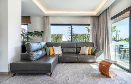 Stylish Algarve Retreat- Priv. Pool & Beach Nearby - Photo 2