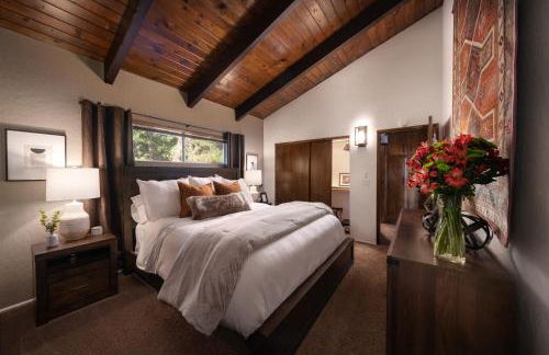 Large A-Frame Cabin (9 Beds, AC, + Lake Access) - Foto 3