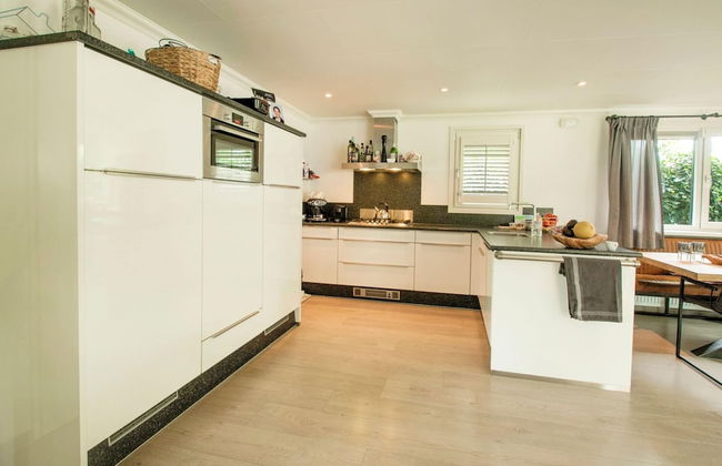 Lovely Holiday Home in Kaatsheuvel With Bubble Bath - Photo 20