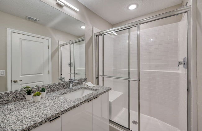 Super Spacious and Comfortable 5 Bedroom Villa - Photo 46