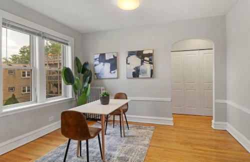 Spacious & Inviting 1BR Apt in Chicago - Cullom B2 - Photo 7