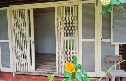 Chalé alpino em canela rs todo mobiliado com cozinha lareira split Wi-Fi 2 quartos perto do centro - Foto 26