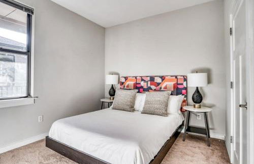 CozySuites Music Row Spacious 2BR with free parking 46 - Foto 17