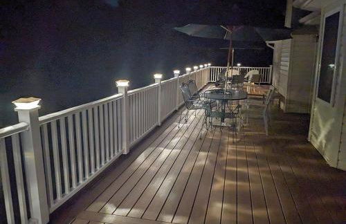 Cheerful 4Br Water View Lakehouse with Dock & More - Foto 1