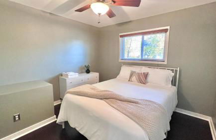 Relaxing Work-Ready 3BD2BA - 1 Mile to U of I - Foto 26