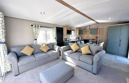 Modern Caravan 2025 with Decking - Foto 1