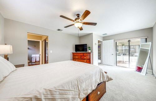 Riverfront Backyard and Grill Sunrise Family Home - Foto 13