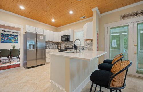 Low Country Gem with Heated Pool Games and Hot Tub - Photo 33