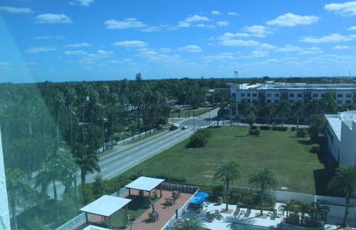 Oasis Downtown Fort Myers, Pool, Parking ,Pet Friendly - Foto 4