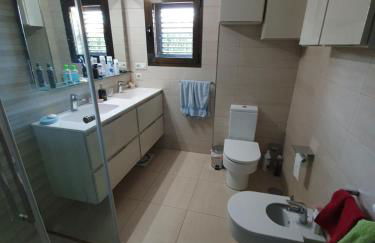 Luxury Villa - pool, hot tub, aircon, TVs, home cinema, office, Gbit Internet, sports equipment - Foto 29