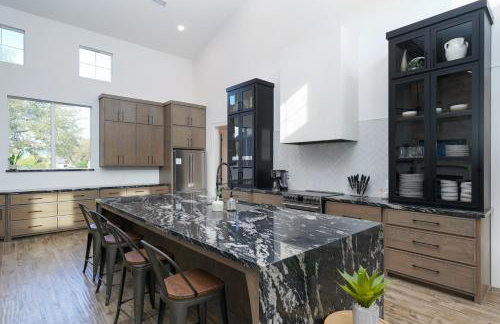 Near Frio Pool Hot tub Two Kitchens For 30 - Foto 13