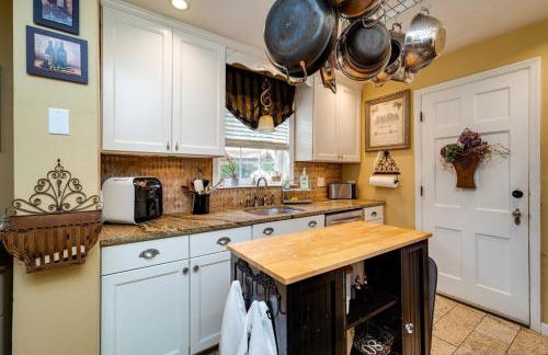 Antique Charm 3BR Gourmet Kitchen & Large Yard - Foto 20