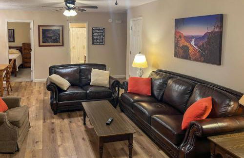 Creekfront Cabin Near Chattanooga with Hot Tub! - Foto 5