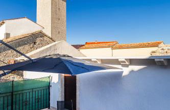 Mediterranes Apartment mit Panoramablick, Pool, Privatparkplatz, Grill - Photo 33