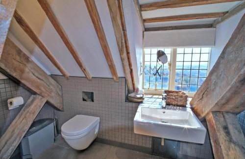 Finest Retreats - The Loft at Brackley Town Hall - Photo 17