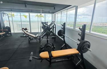 Ap próx ao shopping com garagem, piscina e ar - Foto 19