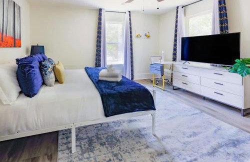 Manchaca Meadows Mini Villa Pool & Spa 20 min DT - Photo 12