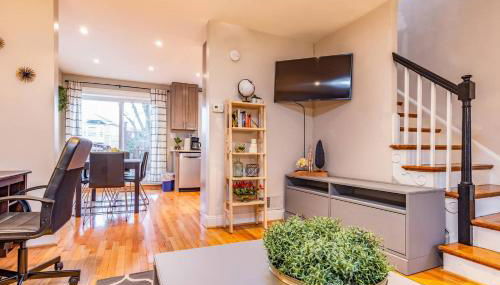 Gorgeous Home 10 min to DC by CozySuites - Foto 3