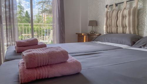 Luninoso y práctico apartamento en el centro con amplio parking incluido - Foto 2