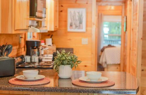 Ani Cabin Tiny Home Bordered By National Forest - Foto 18