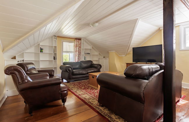 Wollaston House by the BnB Collection - Photo 25