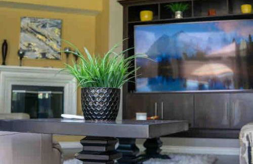 Evonvale Dream! Big Heated pool, jacuzzi seats 16! - Foto 54