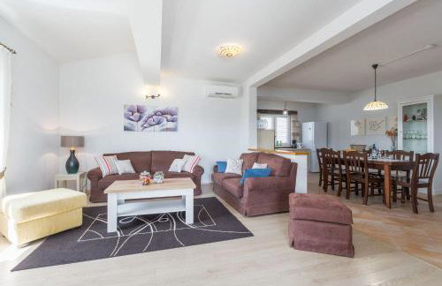 Traumhafte Villa mit Privatpool, Tischtennis, Babybett, Hundefreundlich - Photo 10