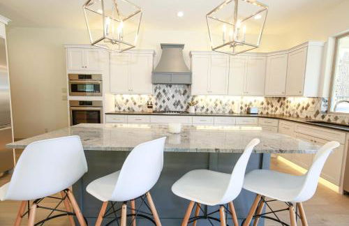 Contemporary, Luxury Retreat on Lake LBJ with Heated Pool - Foto 10