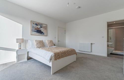 Luxury Penthouse Wembley Stadium Sleeps 10 and Parking - Foto 41