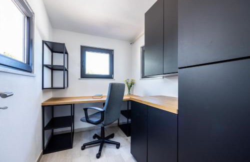 CoolHouses Algarve, Luz, 3 Bed villa, 1 bed studio, heated pool & jacuzzi, sea views, Casa Pequena - Foto 27