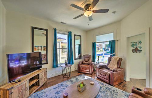 Riverside House with Yard about 1 Mi to Downtown! - Foto 1