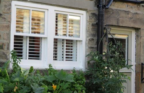 1800 Period Grade 2 Listed Cottage Addingham - Photo 24