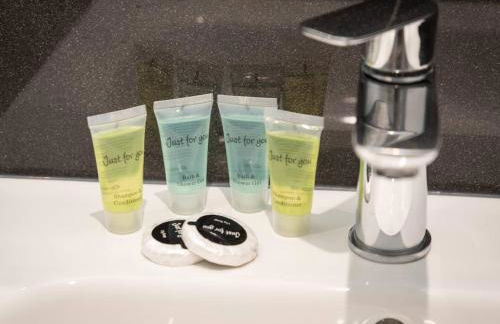 Gorgeous 4 BR House Near Station mins to London - Pass the Keys - Foto 45