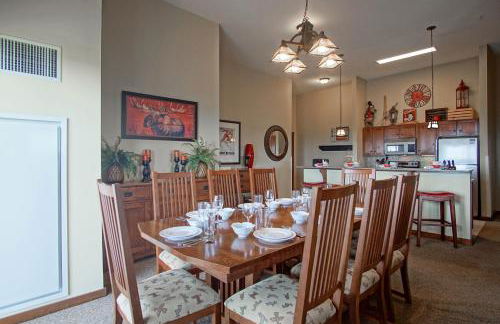 3 bedroom, 2 Full Baths, Slope Side Outdoor Hot Tubs on Site Ski Lift overlook - Foto 11