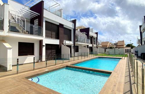 Un Retiro Encantador en Lo Pagán de San Pedro - Foto 1