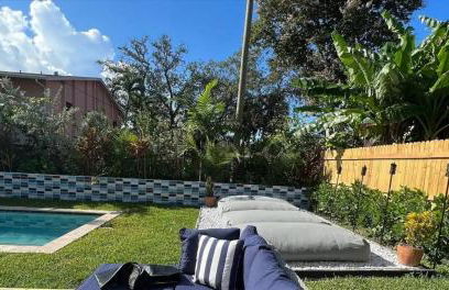 Super stylish 4 BR Home Steps from the Fun - Foto 40