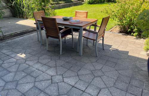 Ruhige Wohlfühloase auf zwei Ebenen - mit Terrasse im Grünen und Balkon - Foto 17