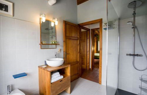 Casale rinnovato immerso nella campagna con splendida piscina privata - Foto 11