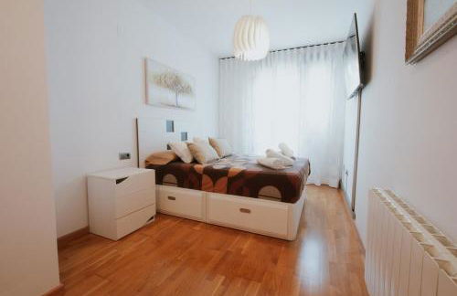 Family & Friends Apartment with Pool - Foto 13