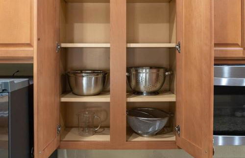 Modern DT Home-King size Bed-Patios-Long Stays-WiFi - Foto 31