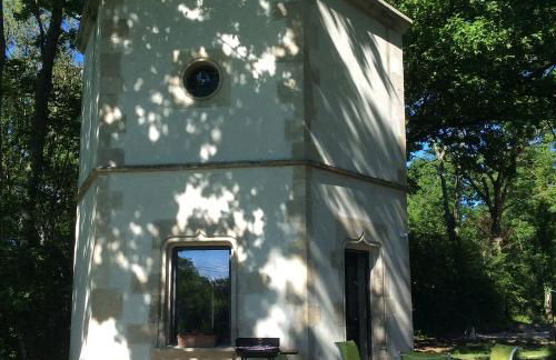 La Tour Hexagonale for 2 with shared pool - Foto 1